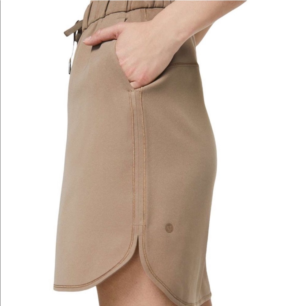 NWT Lululemon On the Fly tan skirt 4
